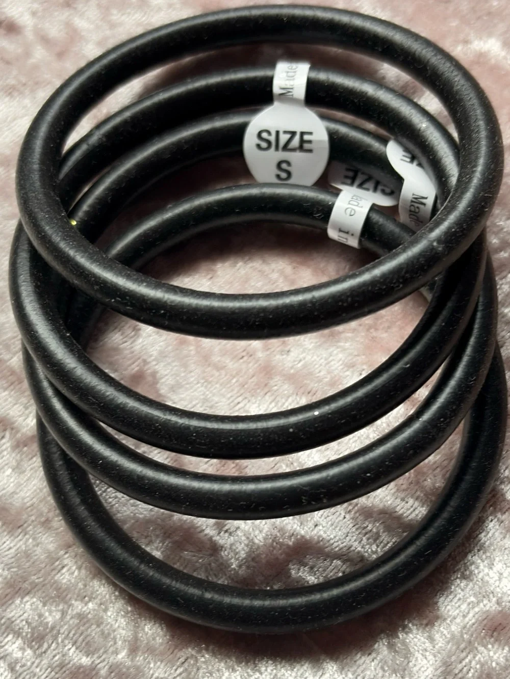 Set of 5 Black brazalete- Size S